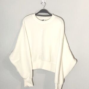 Nike women’s cropped creamy white sweatshirt